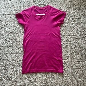 Lululemon t shirt